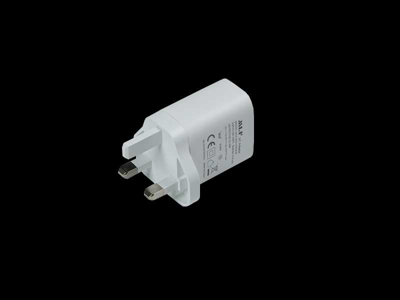 B36 QC3.018W 英规快充开云球赛_开云(中国)

