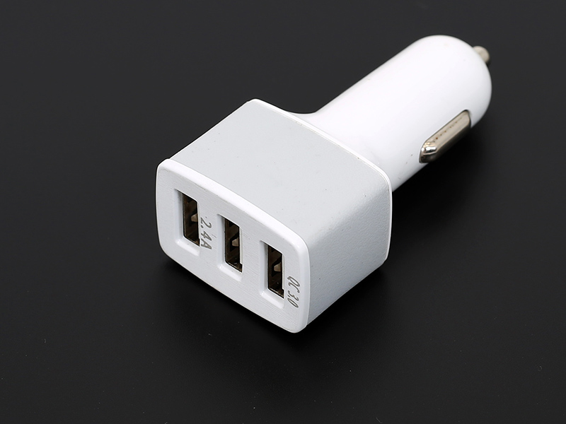 A62 QC18W +5V2.4A 车充开云球赛_开云(中国)
